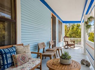 19 Pine St, Eureka Springs, AR 72632