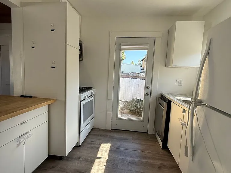 6028 Eleanor Ave #6028 — Photo 12