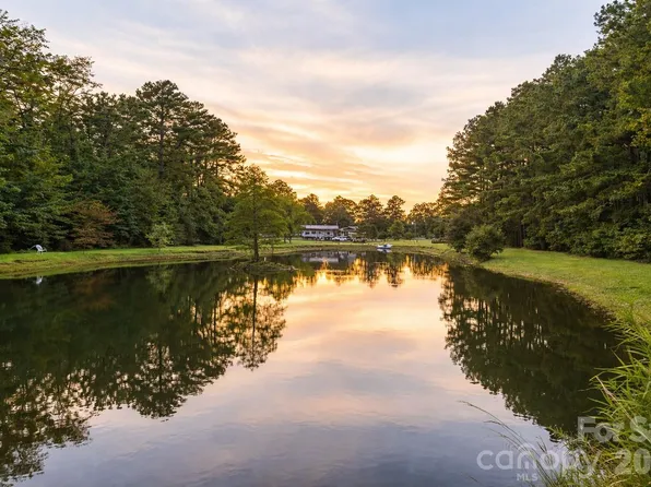 179 Trent Rd, Oriental, NC 28571