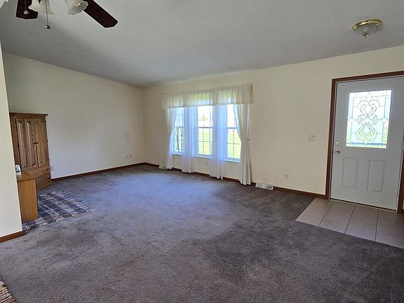 4th image of 17221 Oak Rd
