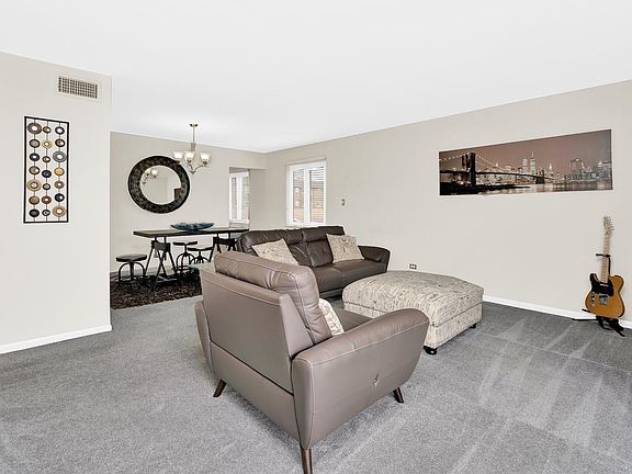 4th image of 9616 S Karlov Ave APT 202