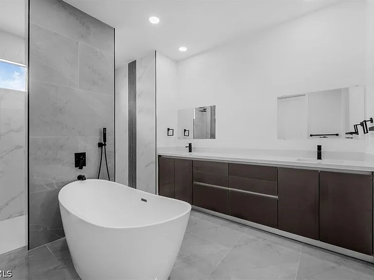3812 NW 38th St — Photo 34