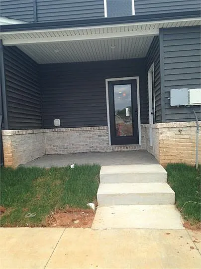 215 Capstone Dr — Photo 28