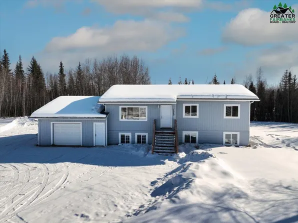 1069 Holmes Rd, North Pole, AK 99705