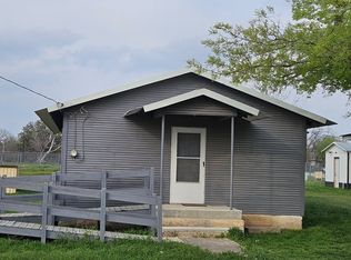 4 W Sherman St, Mullin, TX 76864