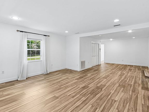 4th image of 95476 Rainbow Acres Rd