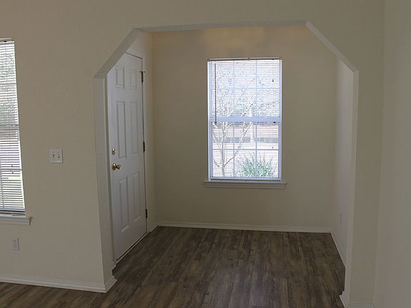 5th image of 423 Lake Park Way