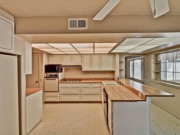 5th image of 13237 W Bellwood Dr