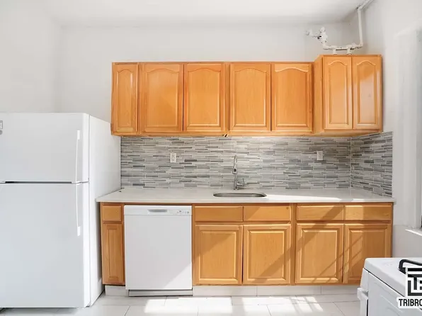 131 Central Park North image 5 of 6