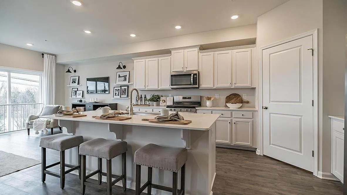 1017 Turnstone Dr — Photo 3