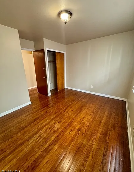 24 Grand Ave — Photo 10