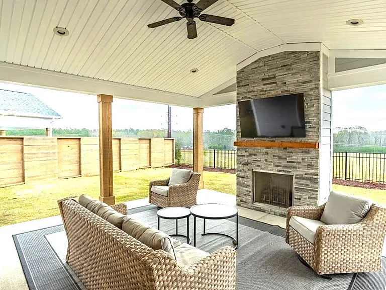 2322 High Bluff Loop — Photo 32