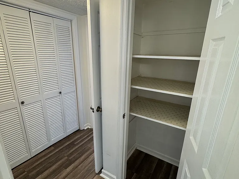 100 Barrington Dr #2 — Photo 8