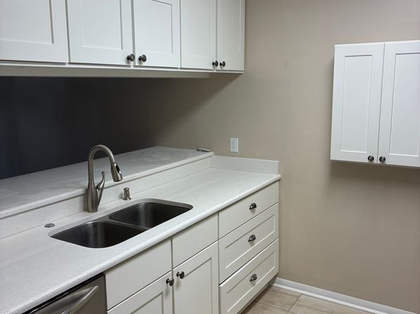 21 Plantation Dr APT 205