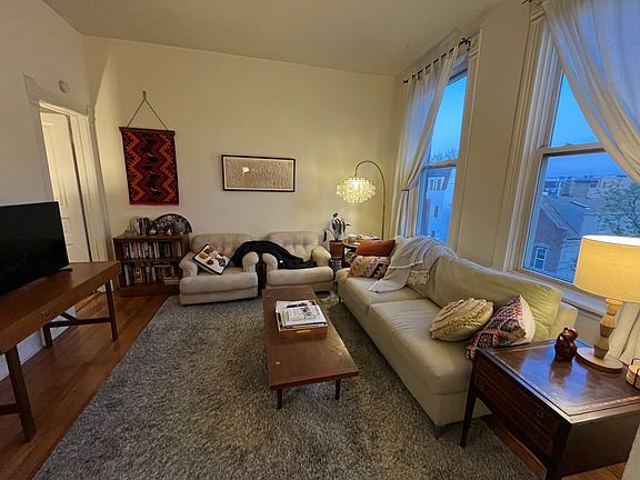 2nd image of 1754 W Le Moyne St #3R