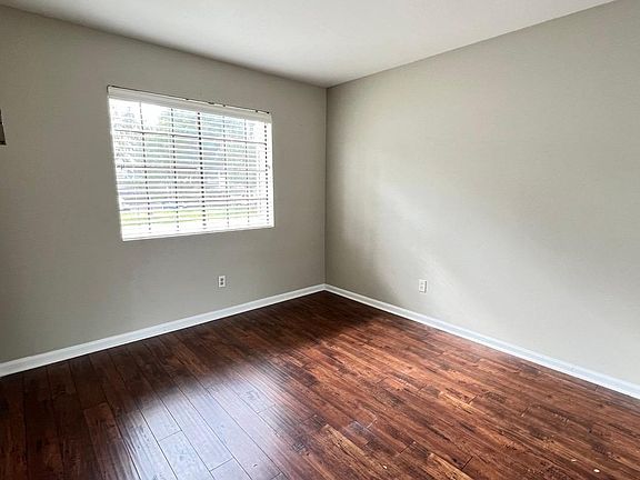 4th image of 25746 Van Leuven St