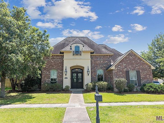 2nd image of 2896 Country Lake Dr