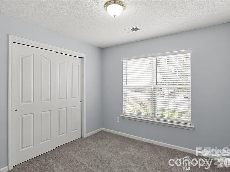 6828 Ayrshire Glen Pl — Photo 15
