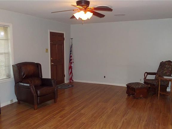 5th image of 234 E Parkway St