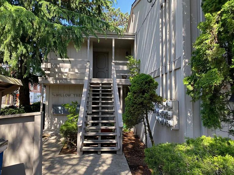 775 SW Washington Ave — Photo 20