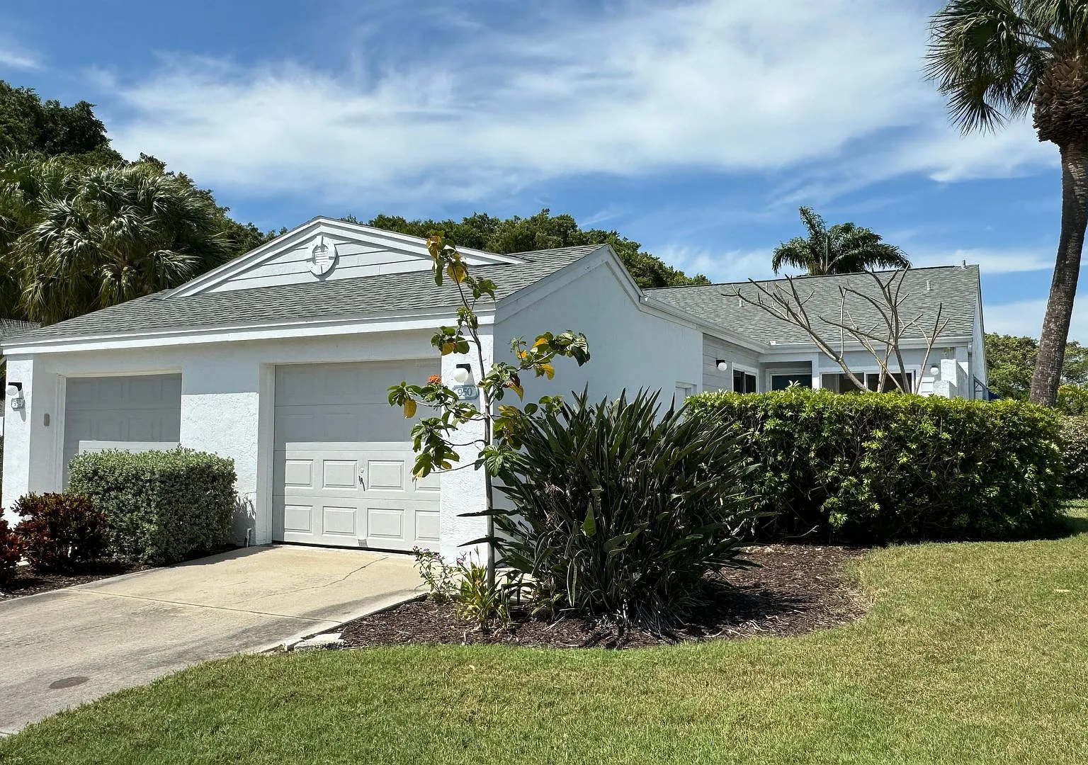 Unfurnished Annual Rental Available — Photo 1