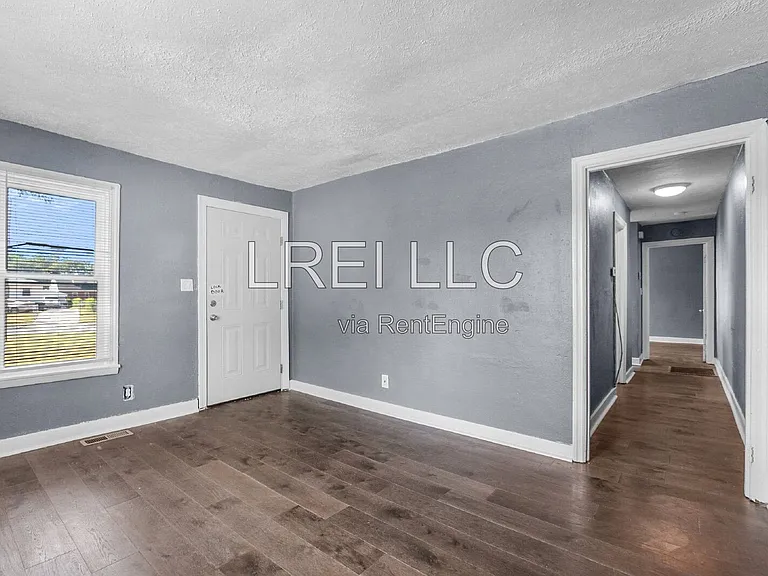 1443 S 32nd St #2 — Photo 2