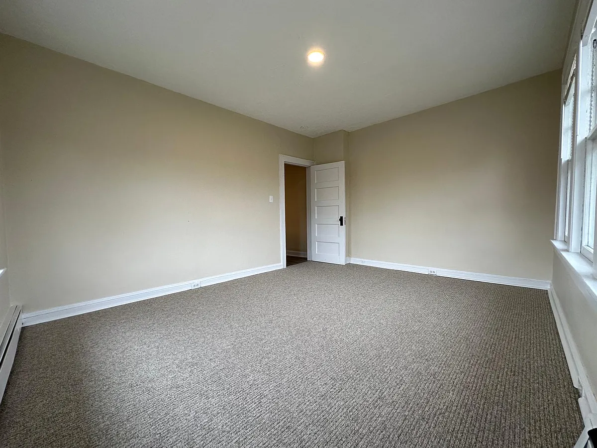 Building Photo - 275 Kilcourse St #4