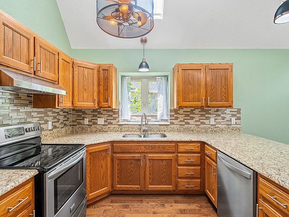 5th image of 3400 Stonehenge Dr