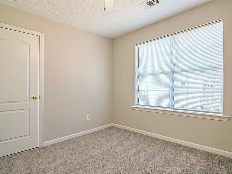 6340 Winston Trce — Photo 11