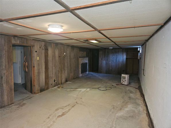 204 W Ford St, Montgomery City, MO 63361