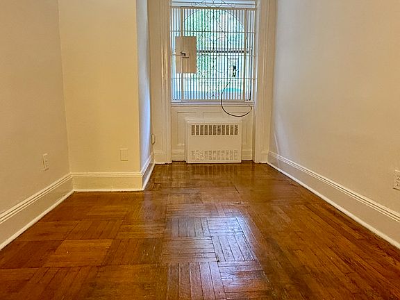 4th image of 337 W 76th St APT A