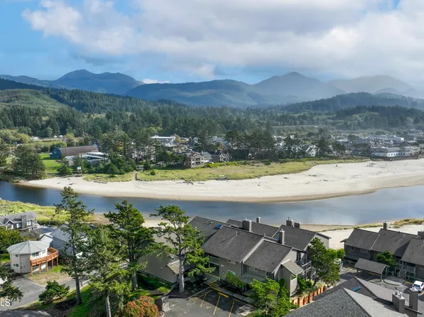353 N Breaker Point Dr, Cannon Beach, OR 97110