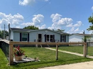 121 Heenan St, Corunna, IN 46730