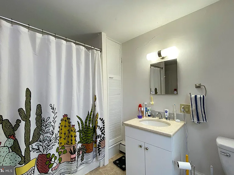10 Princeton Ave — Photo 9