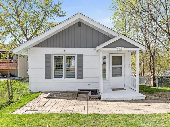 4425 Radnor Rd, Mound, MN 55364