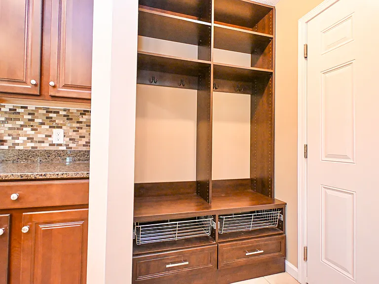 8453 Forest Valley Dr — Photo 24