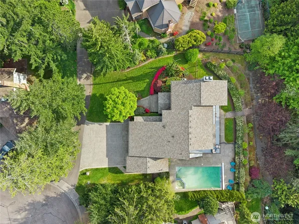 20005 NE 42nd Street, Sammamish, WA 98074