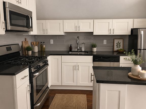 2nd image of 44-46 Mechanic St #3