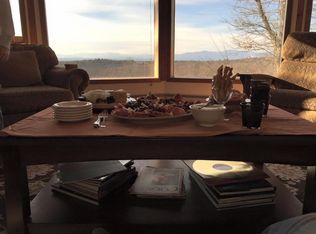 105 Willow Glen Rd, Red Hook, NY 12571