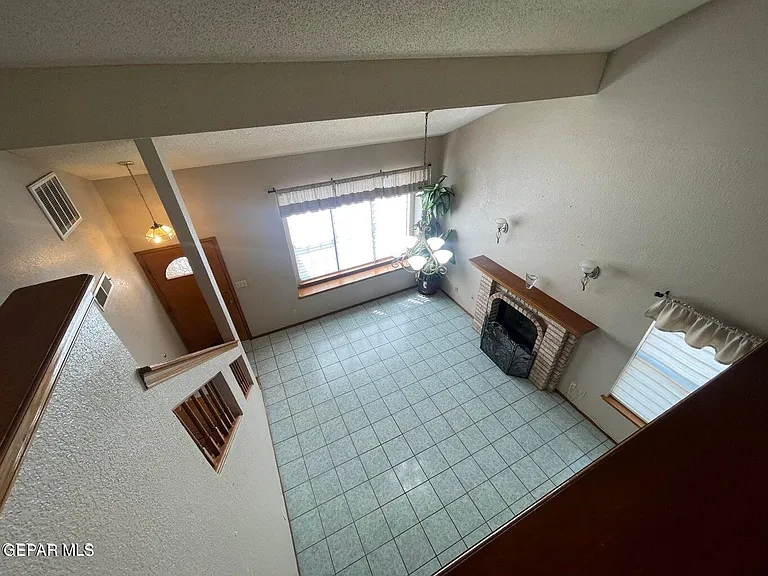 808 Merriman Dr — Photo 9