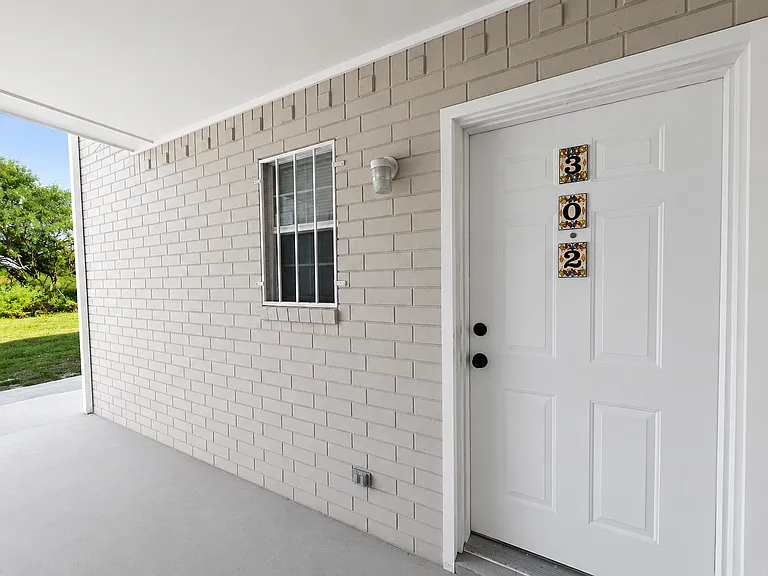 1804 Oasis Ave — Photo 14