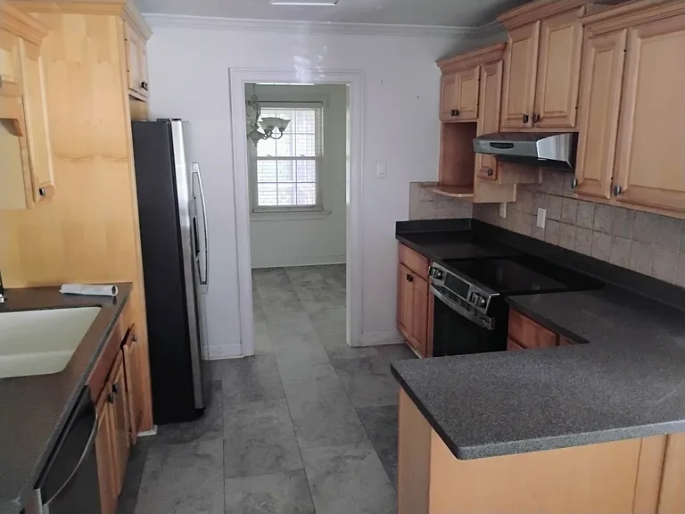 1303 Carman Ct SE — Photo 5