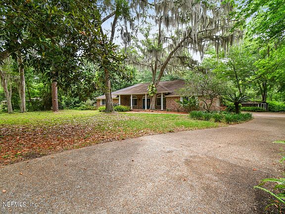3rd image of 12849 CURT Drive