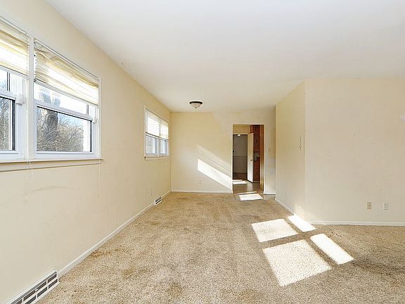 4th image of 1741 Cassell Rd