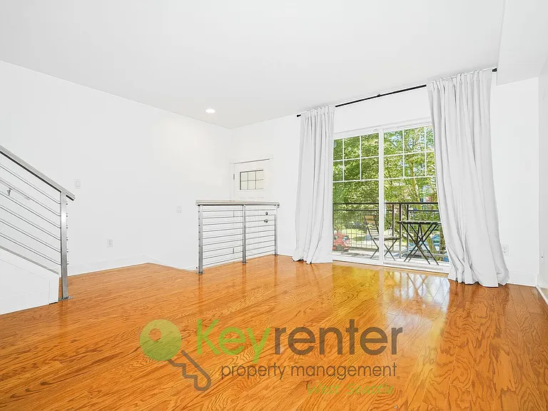 2634 SW Myrtle St — Photo 9