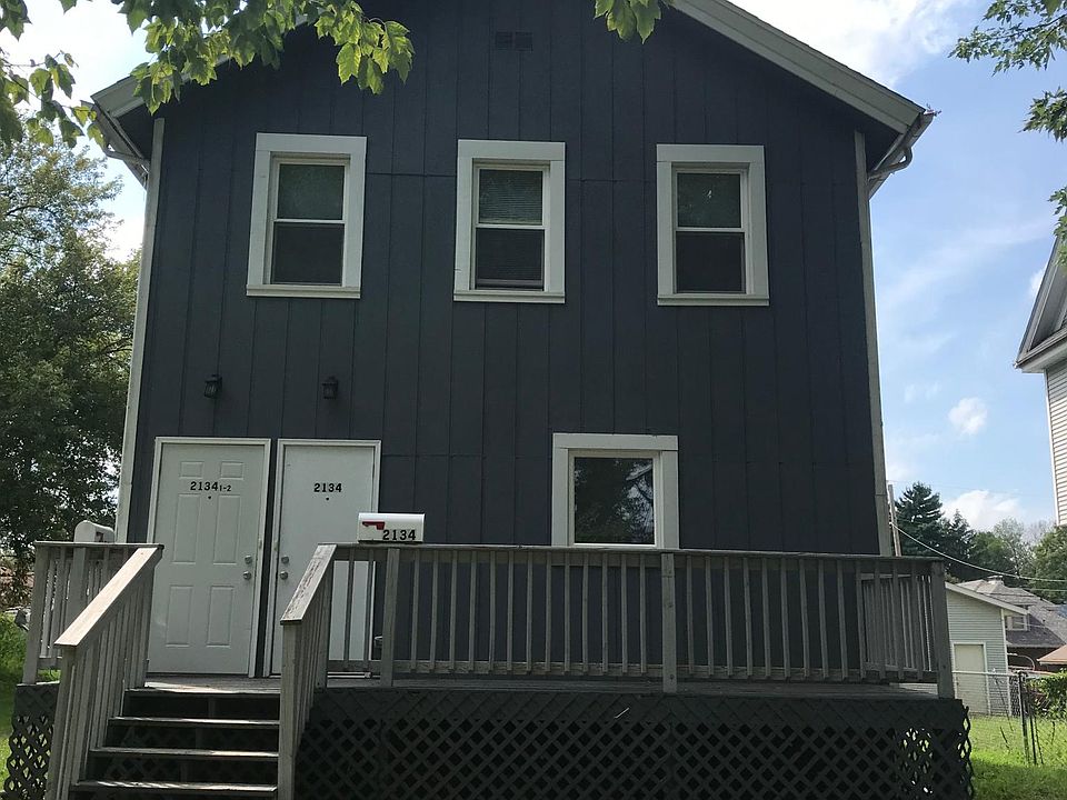 2 bedroom cozy upper unit
