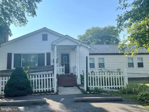 44 Highland Pl, Indian Head, MD 20640