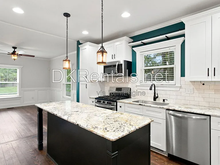 1845 Vesta Ave — Photo 7
