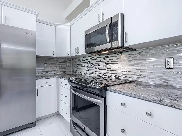 1756 Cottonwood Trl — Photo 11