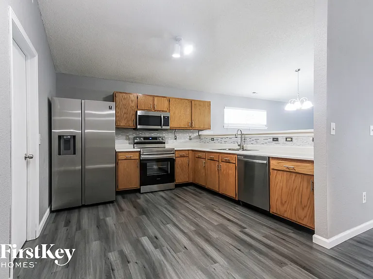 3940 Burningbush Dr — Photo 5